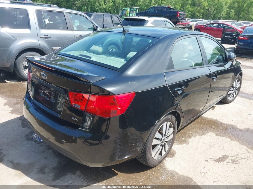 2013 Kia Forte VIN KNAFU4A28D5681889 IAAI salvage auction — HAIL, Clear (Missouri), sold $450 on 2026-07-22 (photo 4)