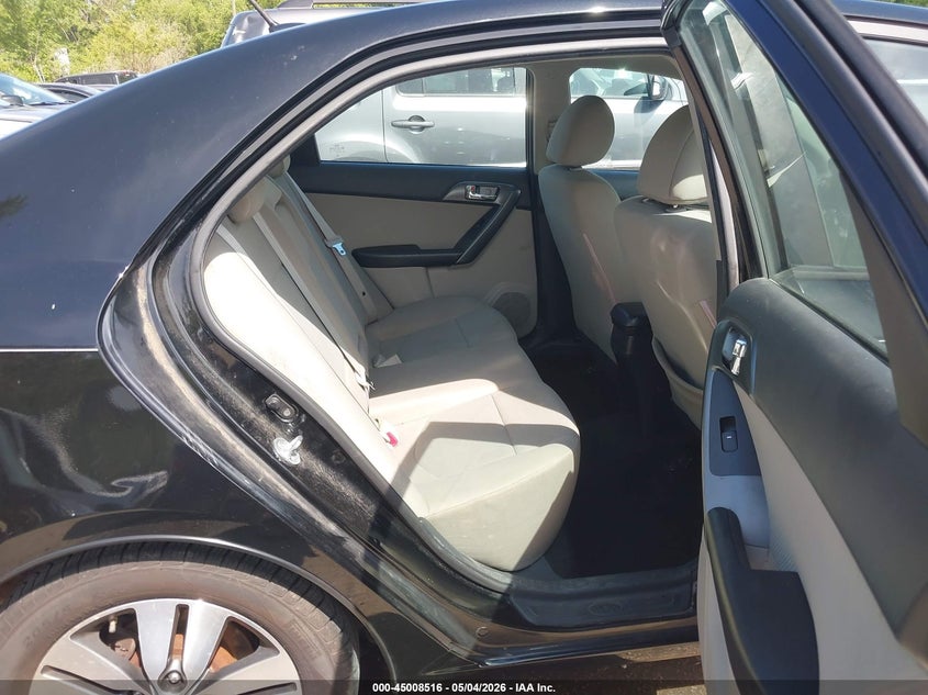 2013 Kia Forte VIN KNAFU4A28D5681889 IAAI salvage auction — HAIL, Clear (Missouri), sold $450 on 2026-07-22 (photo 8)