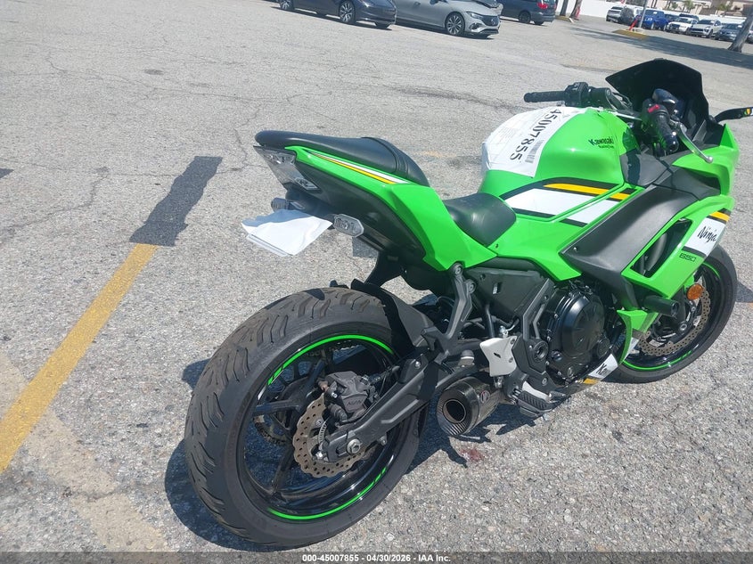 2025 Kawasaki Ninja VIN ML5EXEP13SDAF7732 IAAI salvage auction — SIDE, Salvage (California), sold $1,650 on 2026-07-28 (photo 4)