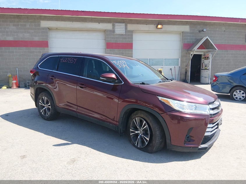 2019 Toyota Highlander VIN 5TDBZRFH6KS937032 IAAI salvage auction — LEFT FRONT, Salvage (Maine), sold $7,900 on 2026-07-20 (photo 1)