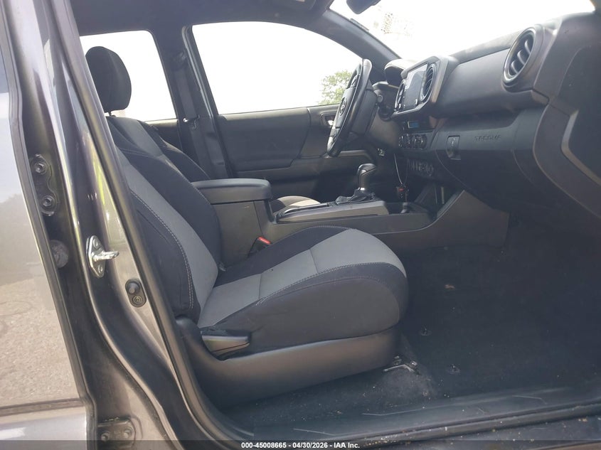2021 Toyota Tacoma VIN 5TFCZ5AN8MX250657 IAAI salvage auction — FRONT & REAR, Salvage (Georgia), sold $12,000 on 2026-07-31 (photo 5)