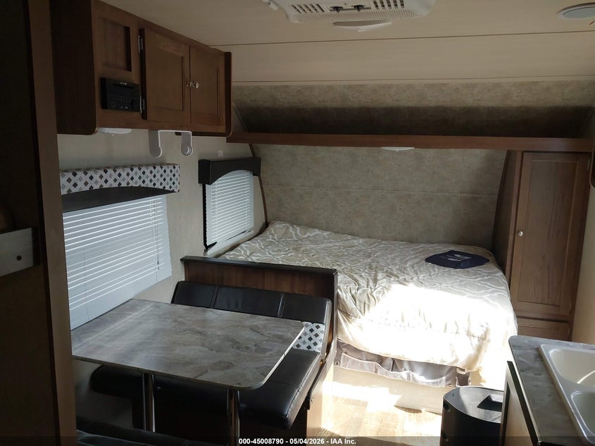 2019 Gulfstream Other VIN 1NL1G2113K7037826 IAAI salvage auction — HAIL, Salvage (Illinois), sold $275 on 2026-07-29 (photo 8)