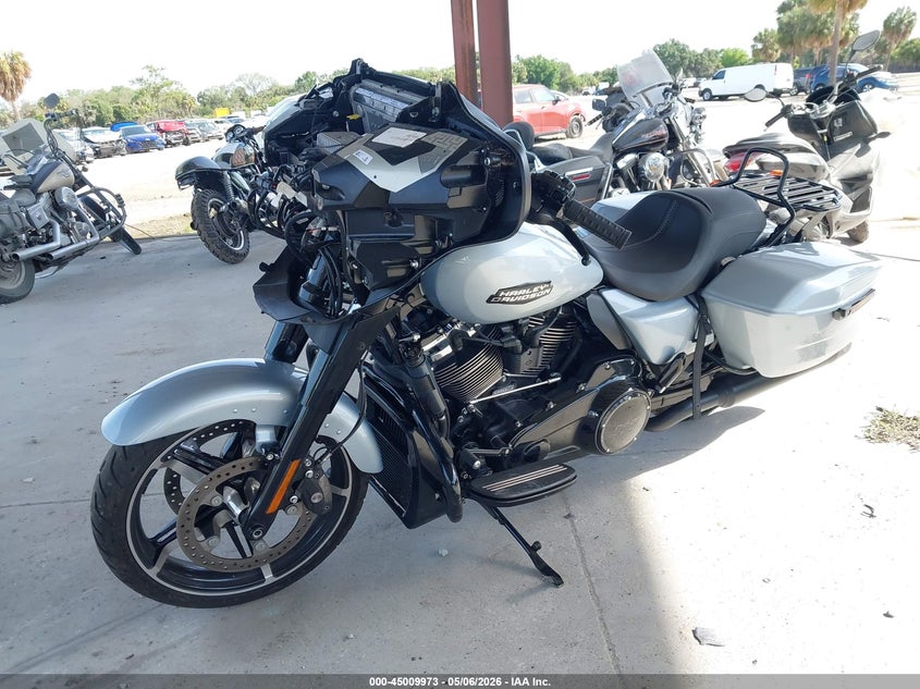 2024 Harley-davidson Street glide VIN 1HD1KB710RB632375 IAAI salvage auction — FRONT END, Salvage Title, sold $11,500 on 2026-08-12 (photo 2)
