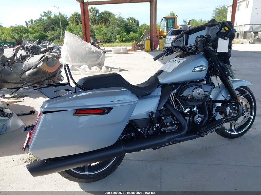 2024 Harley-davidson Street glide VIN 1HD1KB710RB632375 IAAI salvage auction — FRONT END, Salvage Title, sold $11,500 on 2026-08-12 (photo 4)