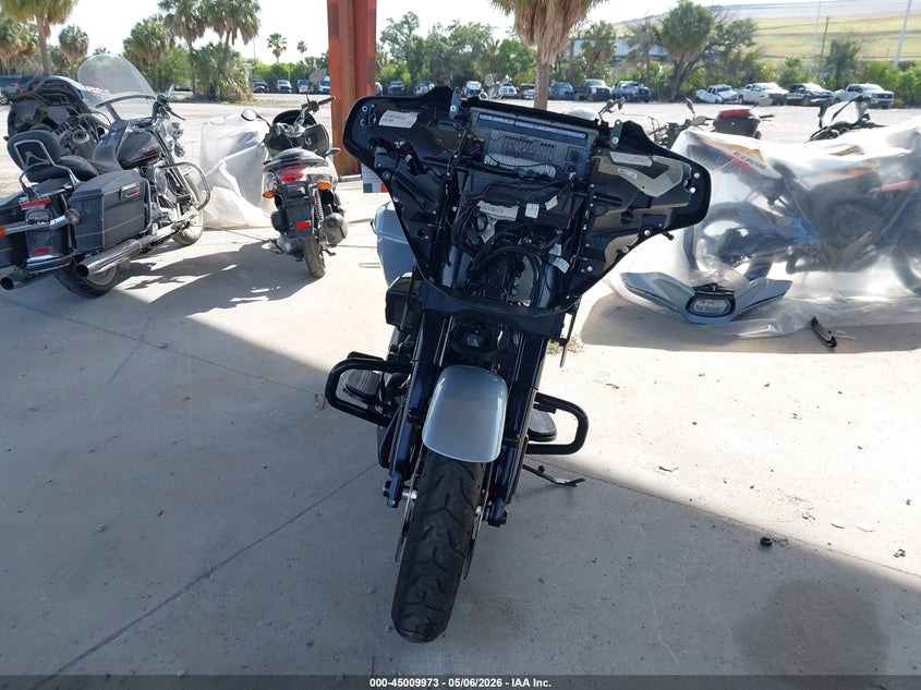 2024 Harley-davidson Street glide VIN 1HD1KB710RB632375 IAAI salvage auction — FRONT END, Salvage Title, sold $11,500 on 2026-08-12 (photo 5)