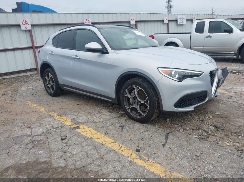 2023 Alfa romeo Stelvio VIN ZASPAKBN2P7D55549 IAAI salvage auction — LEFT FRONT, Wait Title, sold $8,125 on 2026-07-22 (photo 1)