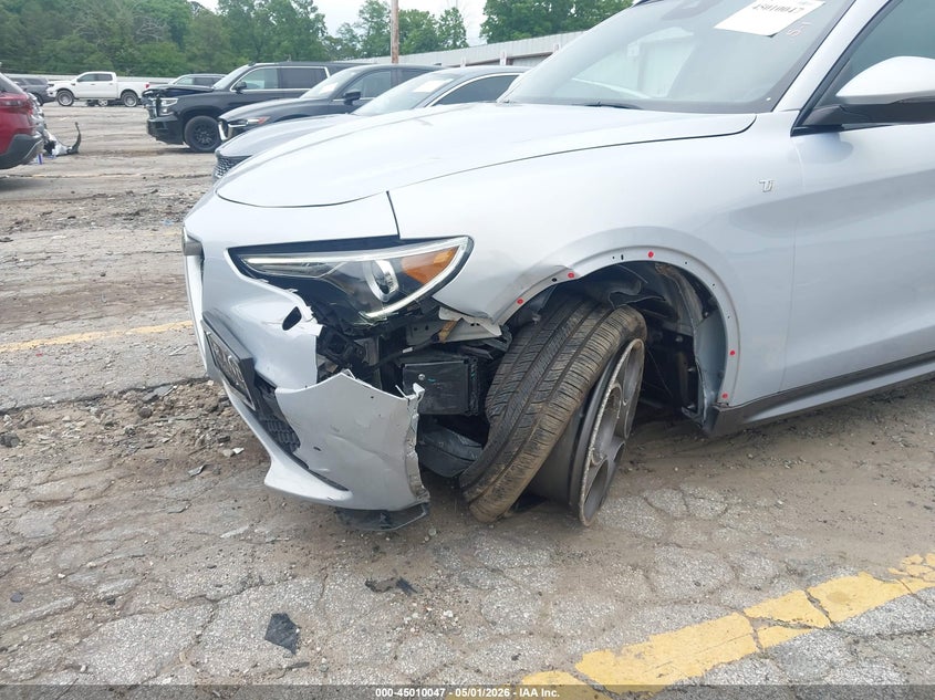 2023 Alfa romeo Stelvio VIN ZASPAKBN2P7D55549 IAAI salvage auction — LEFT FRONT, Wait Title, sold $8,125 on 2026-07-22 (photo 6)