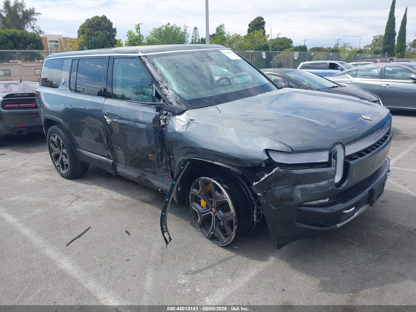2023 Rivian R1s VIN 7PDSGABL7PN007583 — IAAI salvage auction photo