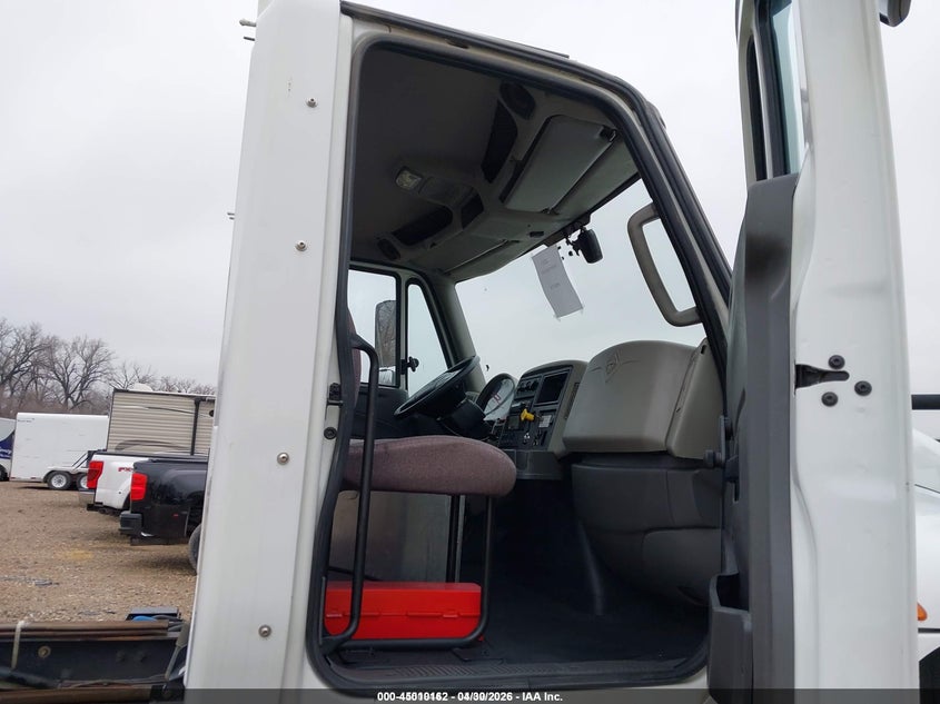 2019 International Durastar 4300 VIN 1HTMMMMN4KH199774 IAAI salvage auction — FRONT END, Clear (Indiana), sold $3,300 on 2026-07-22 (photo 7)