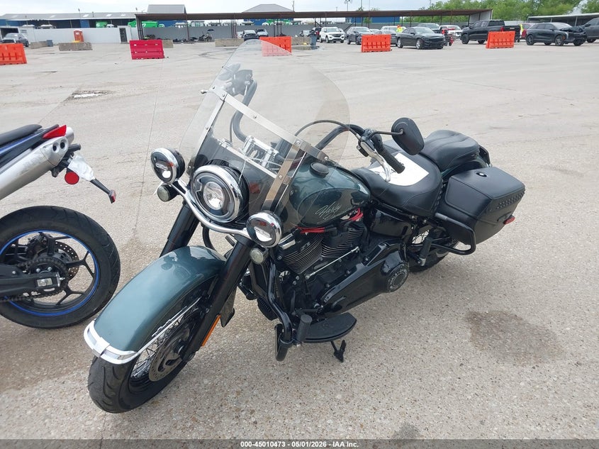2020 Harley-davidson Softail VIN 1HD1YBK19LB021435 IAAI salvage auction — RIGHT SIDE, Clear (Oklahoma), sold $8,100 on 2026-07-08 (photo 2)