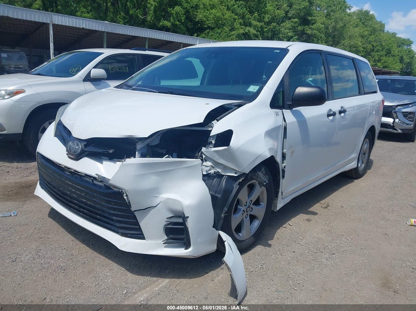 2018 Toyota Sienna VIN 5TDZZ3DC7JS960725 IAAI salvage auction — FRONT END, Salvage (Kansas), sold $5,300 on 2026-07-22 (photo 2)