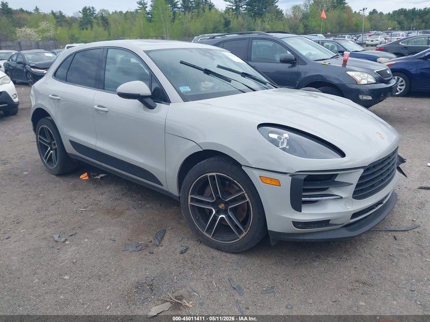 2019 Porsche Macan VIN WP1AB2A51KLB33211 IAAI salvage auction — LEFT FRONT, Salvage (Massachusetts), sold $7,900 on 2026-07-09 (photo 1)