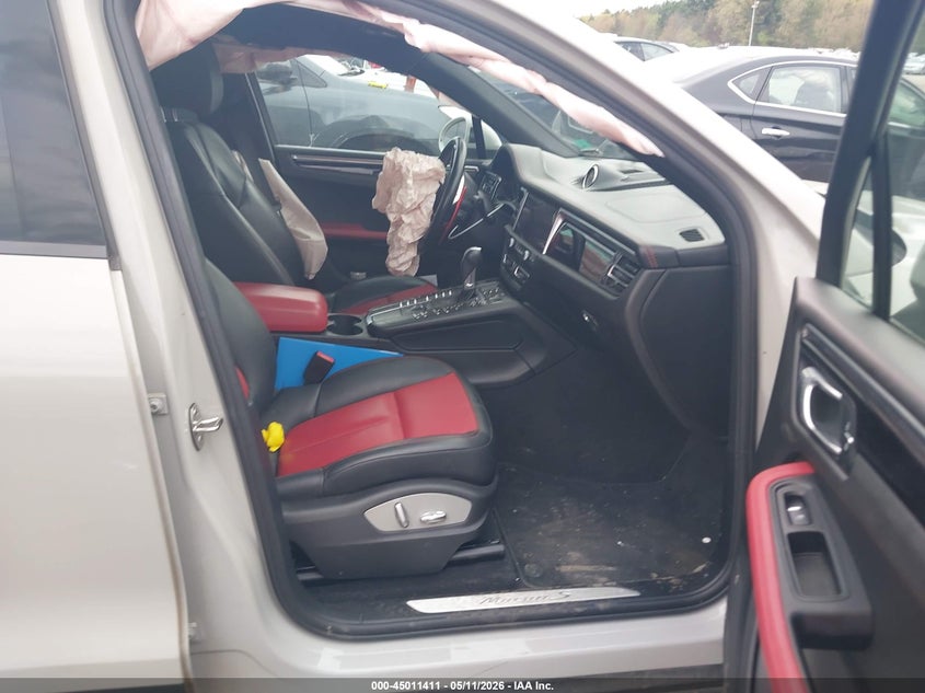 2019 Porsche Macan VIN WP1AB2A51KLB33211 IAAI salvage auction — LEFT FRONT, Salvage (Massachusetts), sold $7,900 on 2026-07-09 (photo 5)