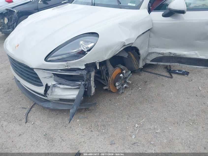 2019 Porsche Macan VIN WP1AB2A51KLB33211 IAAI salvage auction — LEFT FRONT, Salvage (Massachusetts), sold $7,900 on 2026-07-09 (photo 6)