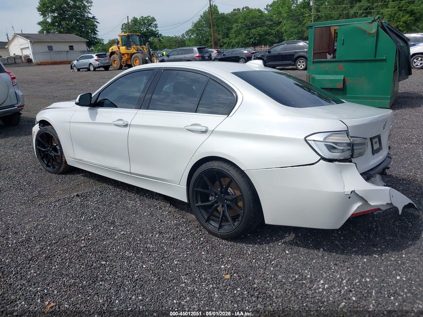 2018 BMW 3er VIN WBA8B3G52JNV01327 IAAI salvage auction — SIDE, Wait Title, sold $3,625 on 2026-07-28 (photo 3)