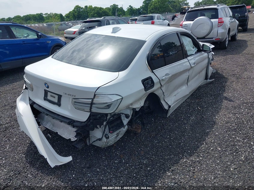 2018 BMW 3er VIN WBA8B3G52JNV01327 IAAI salvage auction — SIDE, Wait Title, sold $3,625 on 2026-07-28 (photo 4)