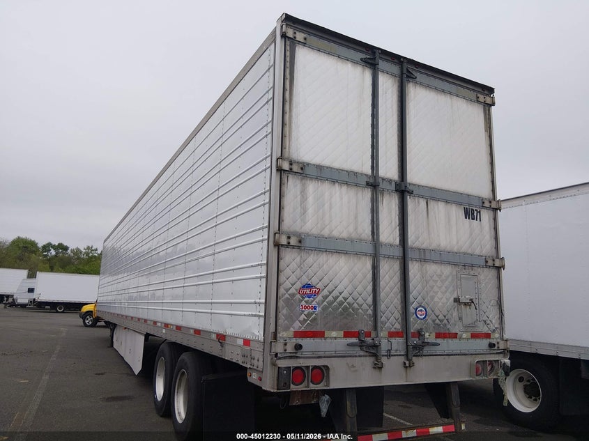 2017 Utility trailer mfg Unknown VIN 1UYVS253XHU819926 IAAI salvage auction — REAR END, Junk Bill Of Sale Mv2459 (Wisconsin), sold $5,950 on 2026-09-23 (photo 3)