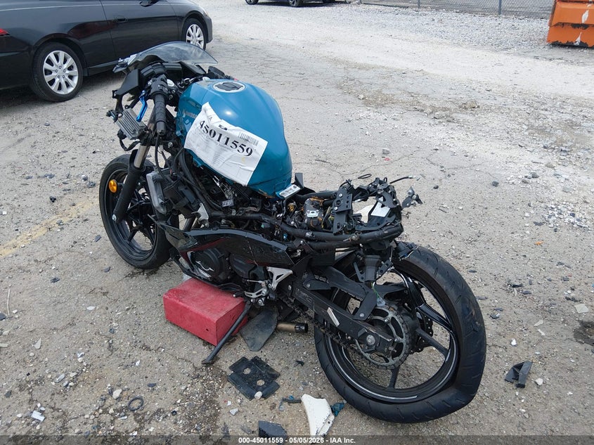 2021 Kawasaki Ninja VIN JKAEXKH19MDAB4495 IAAI salvage auction — ROLLOVER, Clear (Arkansas), sold $150 on 2026-07-14 (photo 3)