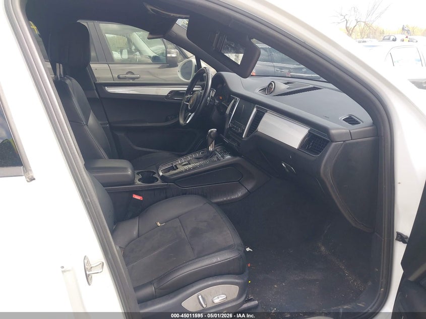 2017 Porsche Macan VIN WP1AB2A56HLB12556 IAAI salvage auction — REAR END, Wait Title, sold $5,300 on 2026-07-07 (photo 5)