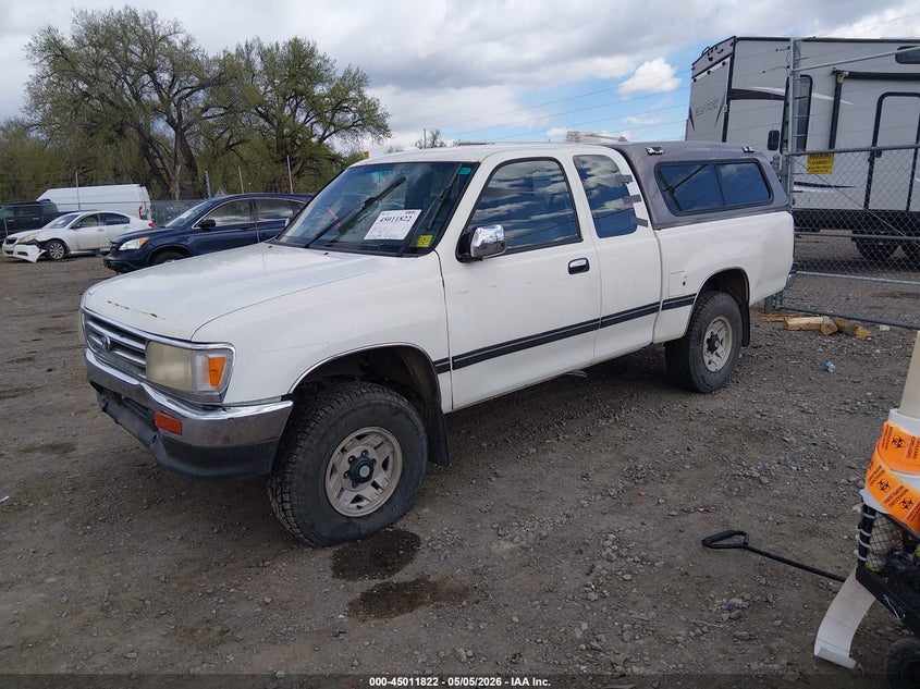 1995 Toyota T100 VIN JT4VD22F8S0016439 IAAI salvage auction — NORMAL WEAR, Salvage (Texas), sold $550 on 2026-07-29 (photo 2)
