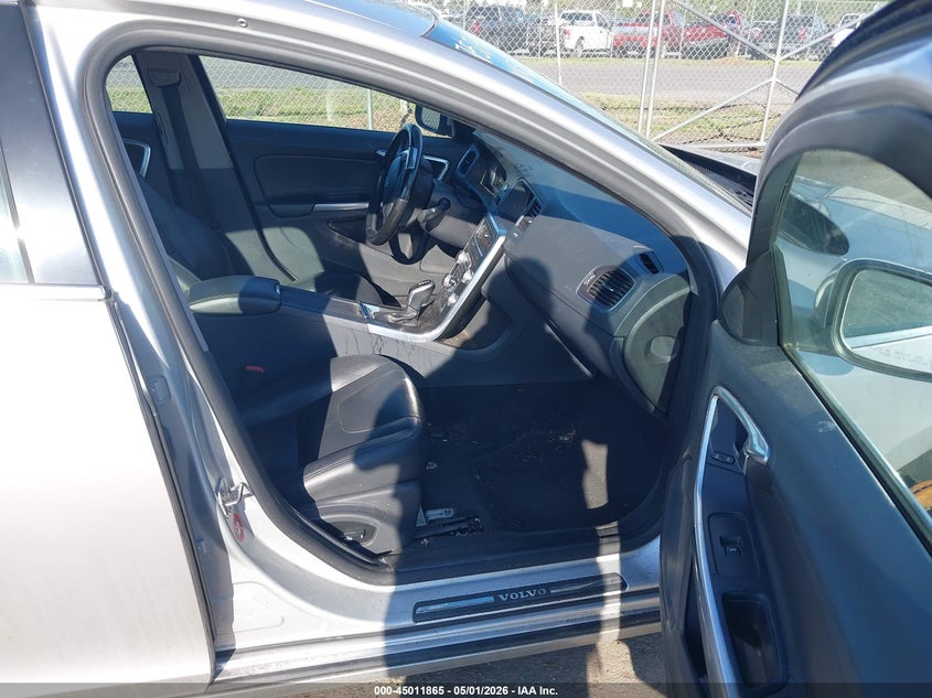 2016 Volvo S60 VIN YV126MFK7G2392264 IAAI salvage auction — THEFT, Wait Title, sold $650 on 2026-07-28 (photo 5)