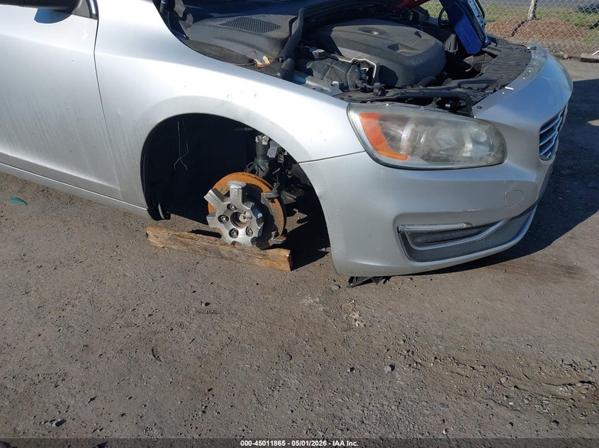 2016 Volvo S60 VIN YV126MFK7G2392264 IAAI salvage auction — THEFT, Wait Title, sold $650 on 2026-07-28 (photo 6)