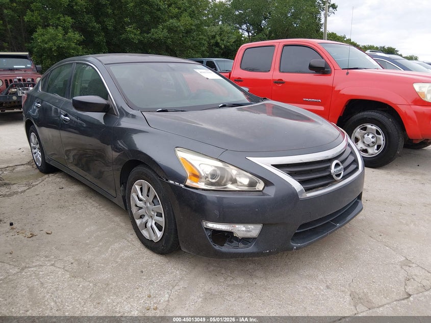 2013 Nissan Altima VIN 1N4AL3AP8DC253120 IAAI salvage auction — NORMAL WEAR, Clear (Florida), sold $850 on 2026-07-11 (photo 1)