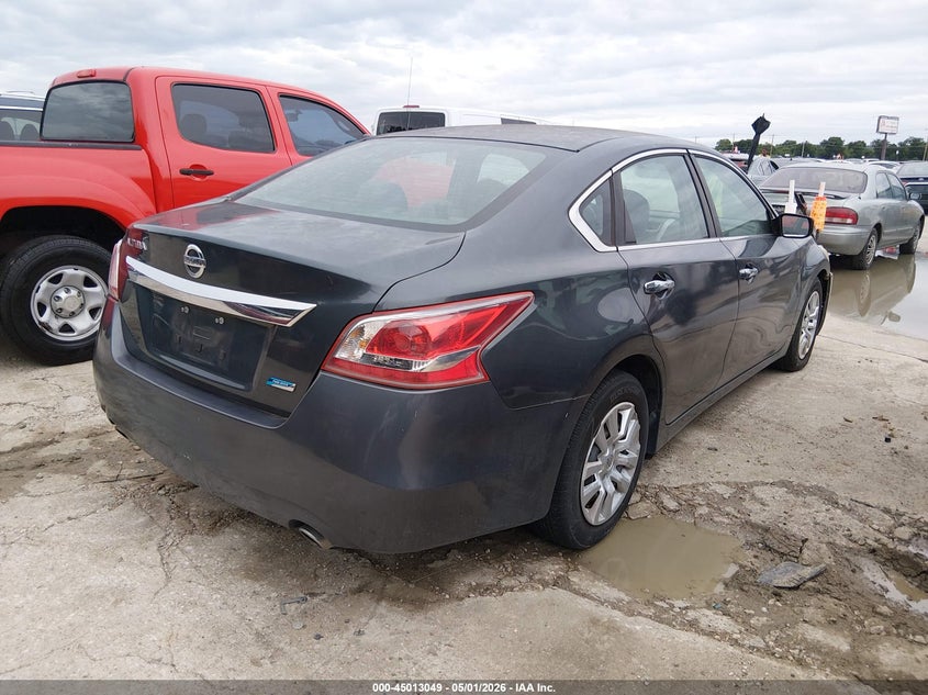 2013 Nissan Altima VIN 1N4AL3AP8DC253120 IAAI salvage auction — NORMAL WEAR, Clear (Florida), sold $850 on 2026-07-11 (photo 4)