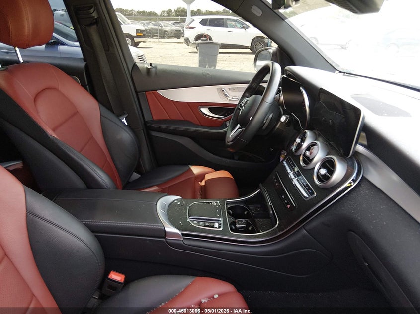 2021 Mercedes-benz Glc VIN W1N0G8EB4MF991123 IAAI salvage auction — RIGHT SIDE, Salvage (Illinois), sold $15,900 on 2026-07-08 (photo 5)