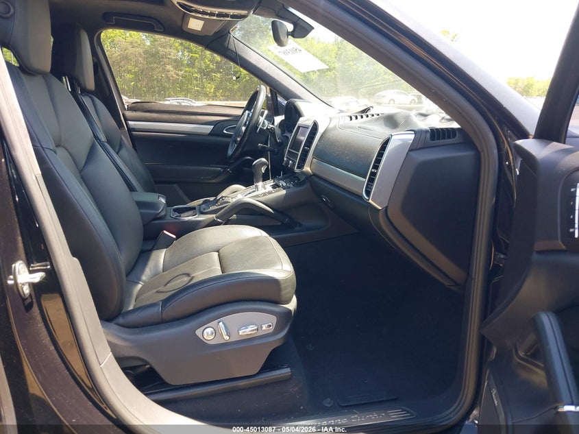 2011 Porsche Cayenne VIN WP1AC2A23BLA85682 IAAI salvage auction — FRESH WATER, Salvage (Maryland), sold $4,100 on 2026-07-15 (photo 5)