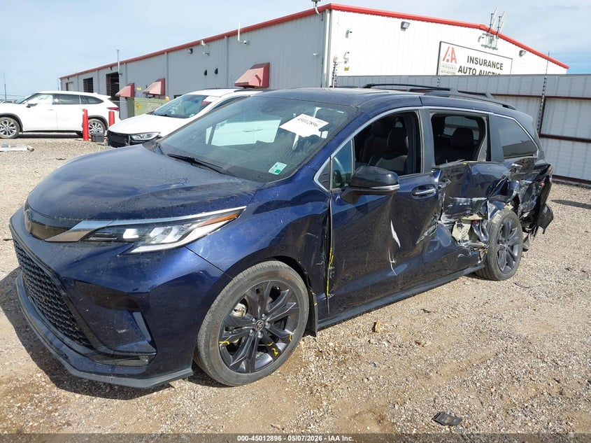 2024 Toyota Sienna VIN 5TDCRKEC7RS200255 IAAI salvage auction — LEFT SIDE, Salvage (Louisiana), sold $12,500 on 2026-07-13 (photo 2)