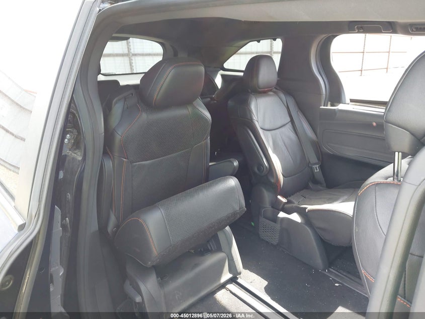 2024 Toyota Sienna VIN 5TDCRKEC7RS200255 IAAI salvage auction — LEFT SIDE, Salvage (Louisiana), sold $12,500 on 2026-07-13 (photo 8)