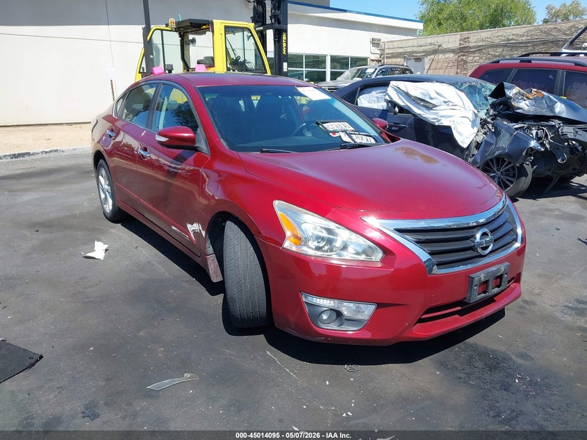 2015 Nissan Altima VIN 1N4AL3AP7FN349439 IAAI salvage auction — LEFT FRONT, Salvage Title, sold $550 on 2026-07-10 (photo 1)