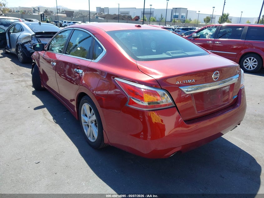 2015 Nissan Altima VIN 1N4AL3AP7FN349439 IAAI salvage auction — LEFT FRONT, Salvage Title, sold $550 on 2026-07-10 (photo 3)
