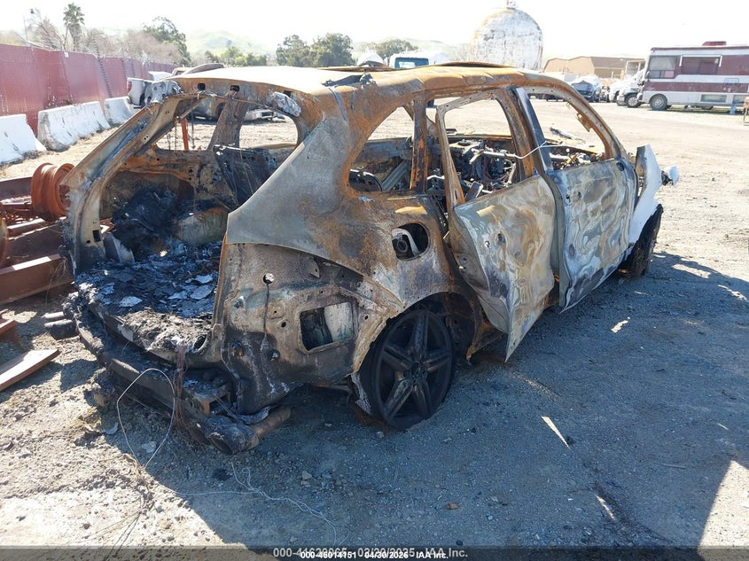 2016 Porsche Cayenne VIN WP1AB2A20GLA94172 IAAI salvage auction — TOTAL BURN, Non-Repairable (California), sold $100 on 2026-07-16 (photo 4)