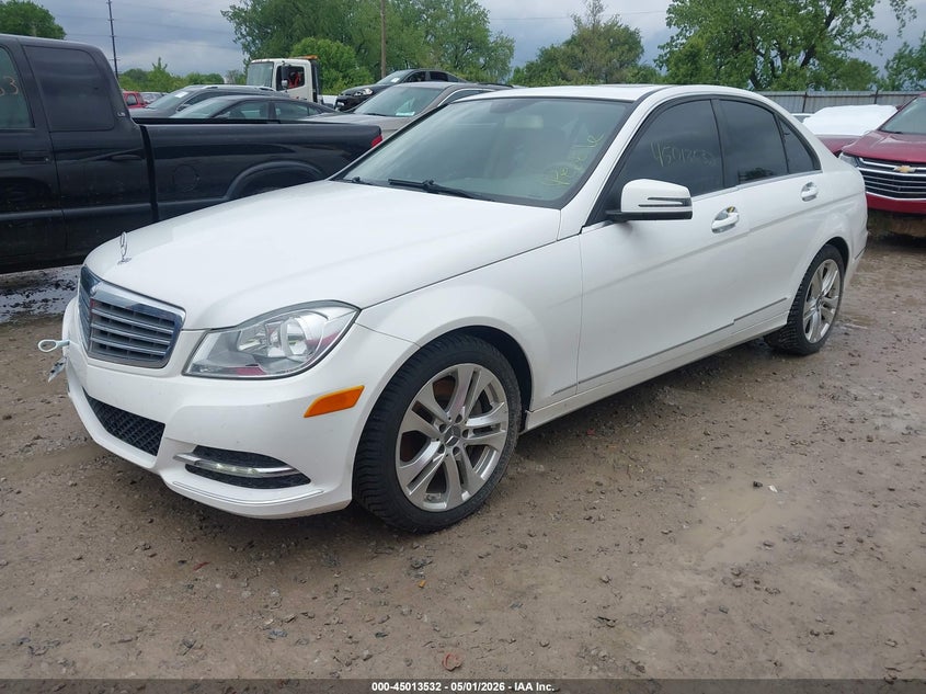 2013 Mercedes-benz C-klasse VIN WDDGF8AB5DR270652 IAAI salvage auction — NORMAL WEAR, Original (Ohio), sold $25 on 2026-07-29 (photo 2)