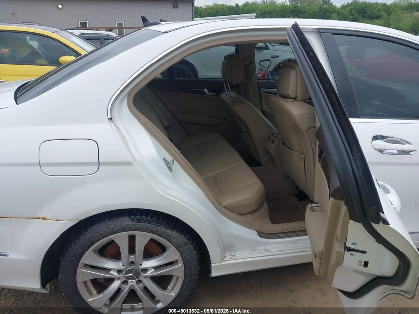 2013 Mercedes-benz C-klasse VIN WDDGF8AB5DR270652 IAAI salvage auction — NORMAL WEAR, Original (Ohio), sold $25 on 2026-07-29 (photo 8)