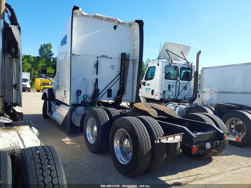 2023 Kenworth T680 VIN 1XKYDP9X7PJ251560 IAAI salvage auction — Unknown, Salvage (Illinois), sold $8,900 on 2026-07-08 (photo 3)