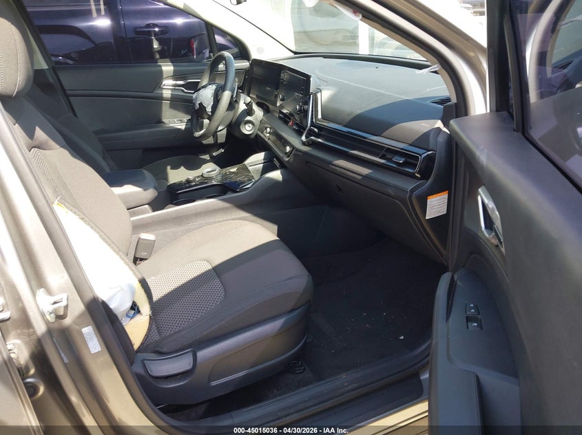 2025 Kia Sportage VIN KNDPU3DG9S7202440 IAAI salvage auction — RIGHT FRONT, Salvage (California), sold $9,725 on 2026-07-08 (photo 5)