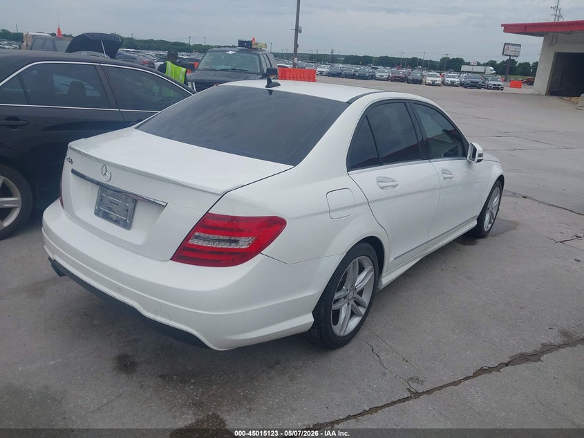 2014 Mercedes-benz C-klasse VIN WDDGF4HB2EG253030 IAAI salvage auction — NORMAL WEAR, Original (Texas), sold $775 on 2026-07-06 (photo 4)
