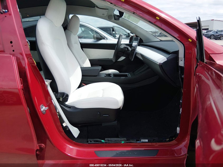 2022 Tesla Model y VIN 7SAYGDEF0NF382352 IAAI salvage auction — SIDE, Salvage Title, sold $10,600 on 2026-07-12 (photo 5)