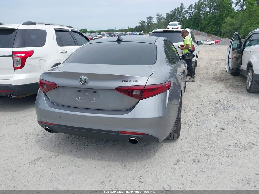 2021 Alfa romeo Giulia VIN ZARFAMBN0M7647671 IAAI salvage auction — SIDE, Wait Title, sold $8,100 on 2026-07-09 (photo 4)