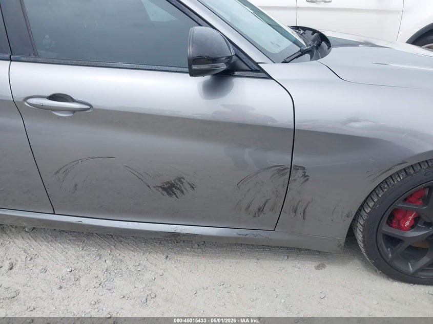 2021 Alfa romeo Giulia VIN ZARFAMBN0M7647671 IAAI salvage auction — SIDE, Wait Title, sold $8,100 on 2026-07-09 (photo 6)