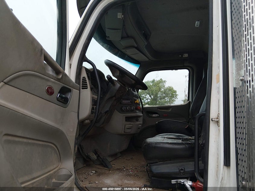 2021 Peterbilt 579 VIN 1XPBDP9X3MD754142 IAAI salvage auction — ROLLOVER, Clear (Arkansas), sold $7,100 on 2026-07-08 (photo 5)
