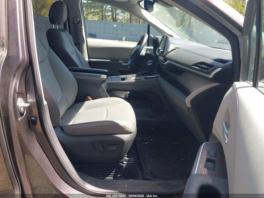 2023 Toyota Sienna VIN 5TDJRKEC0PS173131 IAAI salvage auction — FRONT END, Salvage (New Jersey), sold $17,150 on 2026-07-29 (photo 5)