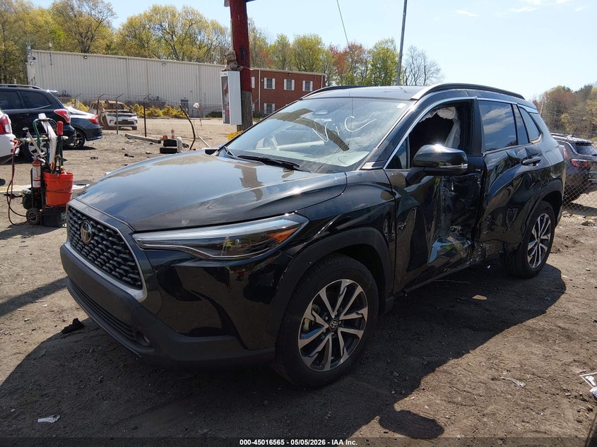 2025 Toyota Corolla cross VIN 7MUDAABG5SV133969 IAAI salvage auction — LEFT SIDE, Salvage (Arizona), sold $10,400 on 2026-07-14 (photo 2)