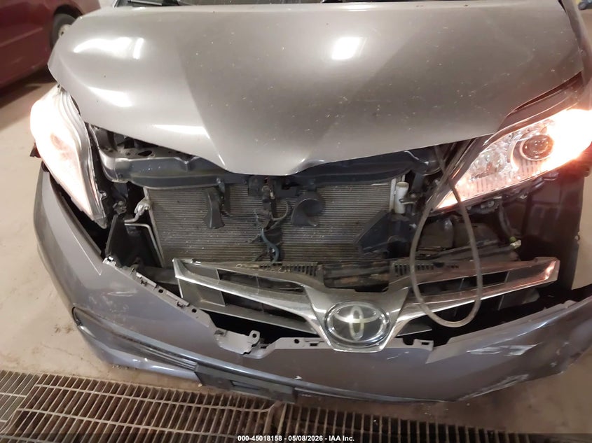 2019 Toyota Sienna VIN 5TDYZ3DCXKS002952 IAAI salvage auction — FRONT END, Salvage (Minnesota), sold $11,000 on 2026-07-29 (photo 6)