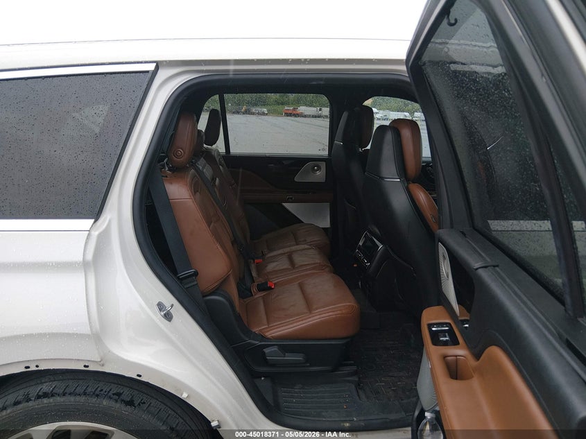 2020 Lincoln Aviator VIN 5LM5J7XC2LGL26978 IAAI salvage auction — REAR END, Salvage (Missouri), sold $13,550 on 2026-07-16 (photo 8)