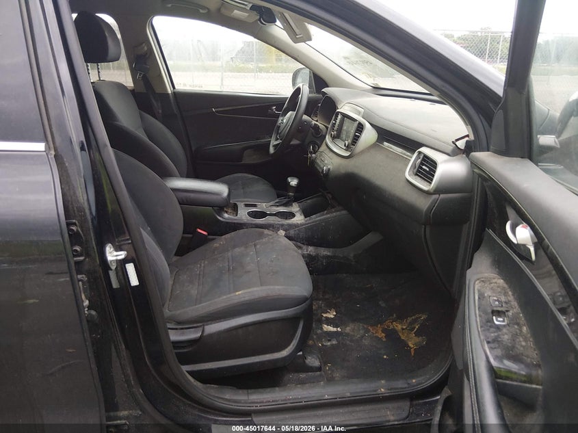 2019 Kia Sorento VIN 5XYPG4A33KG565625 IAAI salvage auction — REAR END, Salvage (Missouri), sold $1,800 on 2026-07-14 (photo 5)
