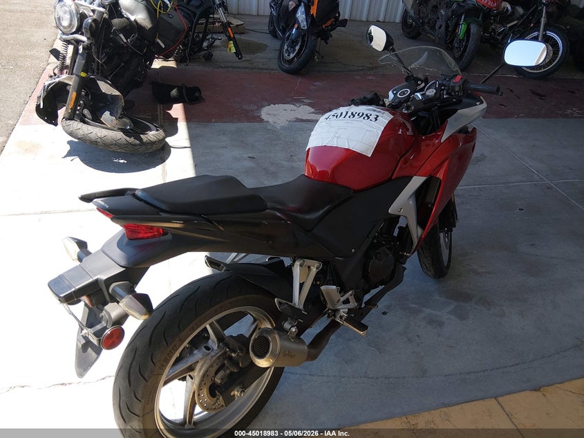2012 Honda Cbr VIN MLHMC4100C5208401 IAAI salvage auction — NORMAL WEAR, Clear (Nevada), sold $50 on 2026-07-28 (photo 4)